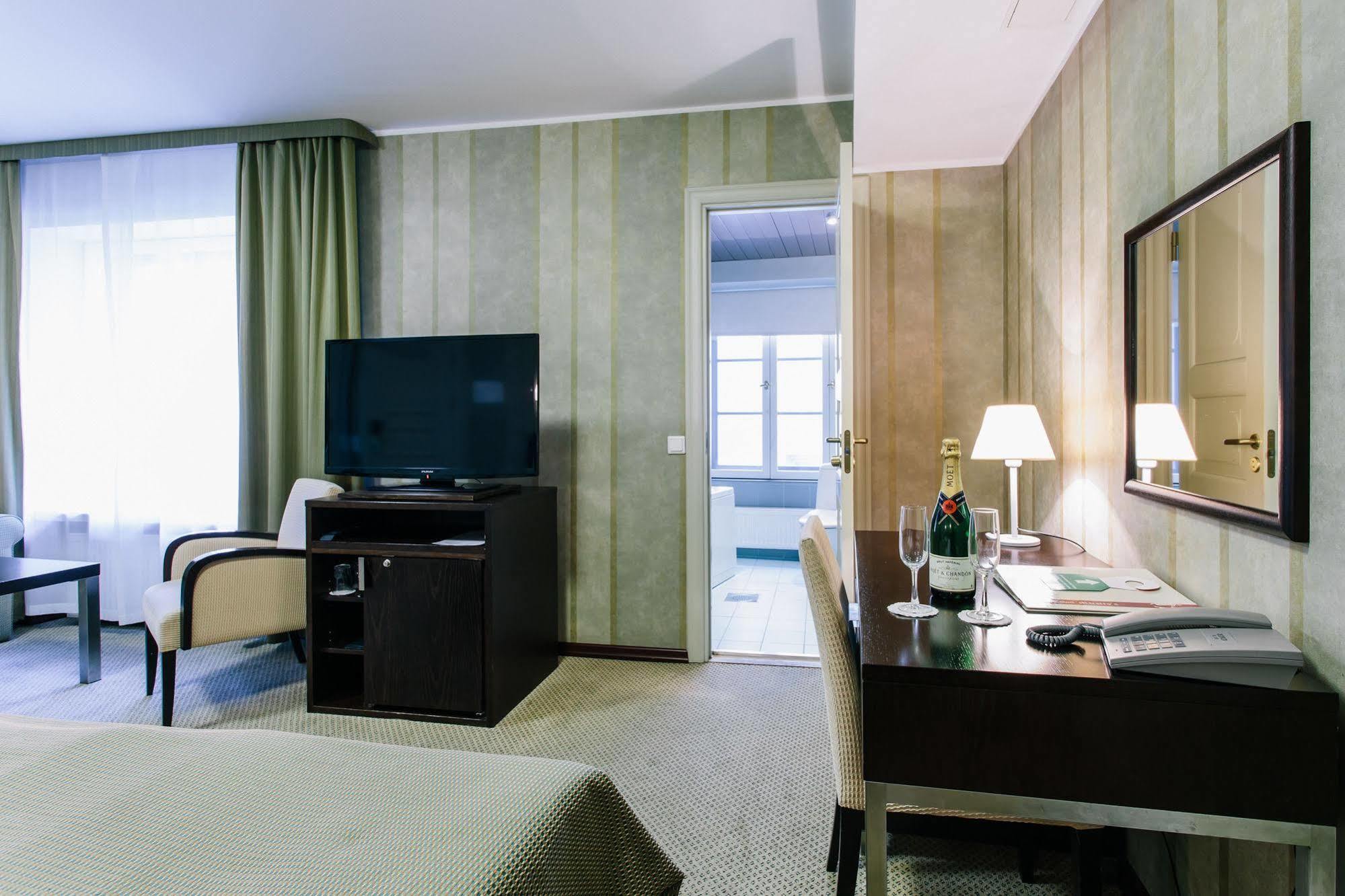 Hestia Hotel Maestro Old Town Tallinn Exterior foto